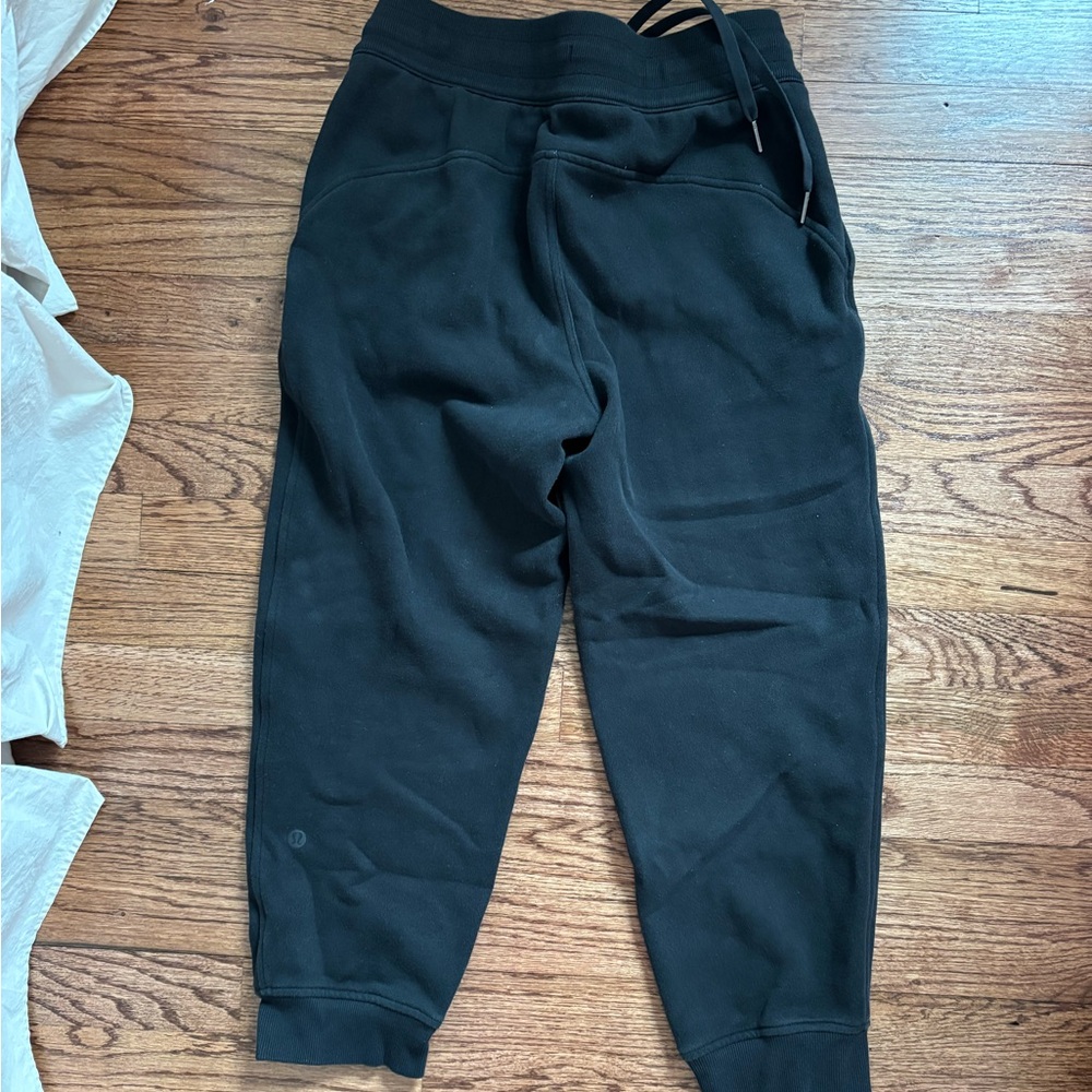 Lululemon Scuba High Rise Cropped Jogger - Picture 3 of 4